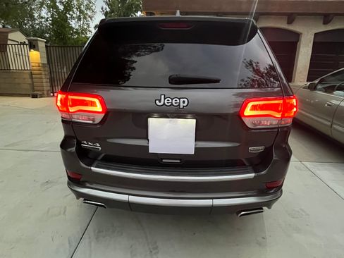 Used 2018 Jeep Grand Cherokee Summit w/ Platinum Series Group image 16