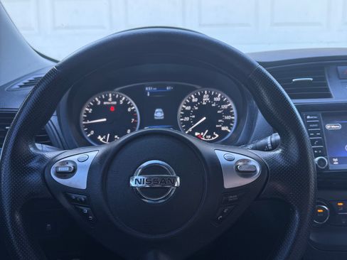 Used 2019 Nissan Sentra S FWD image 2