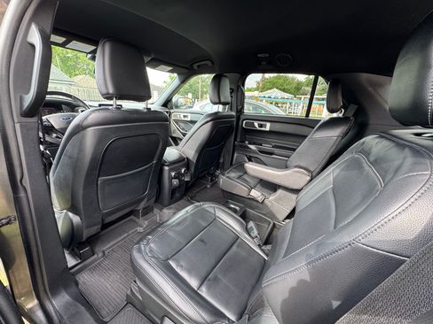 Used 2020 Ford Explorer XLT w/ Equipment Group 202A RWD image 10