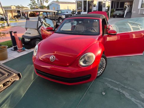 Used 2014 Volkswagen Beetle 2.5 image 12
