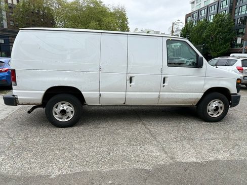 Used 2013 Ford E-250 and Econoline 250 w/ Commercial Cargo Van Pkg RWD image 9