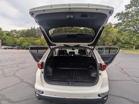 Used 2022 Kia Sportage EX w/ EX Technology Package image 15