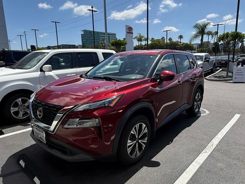 Used 2022 Nissan Rogue SV FWD image 5