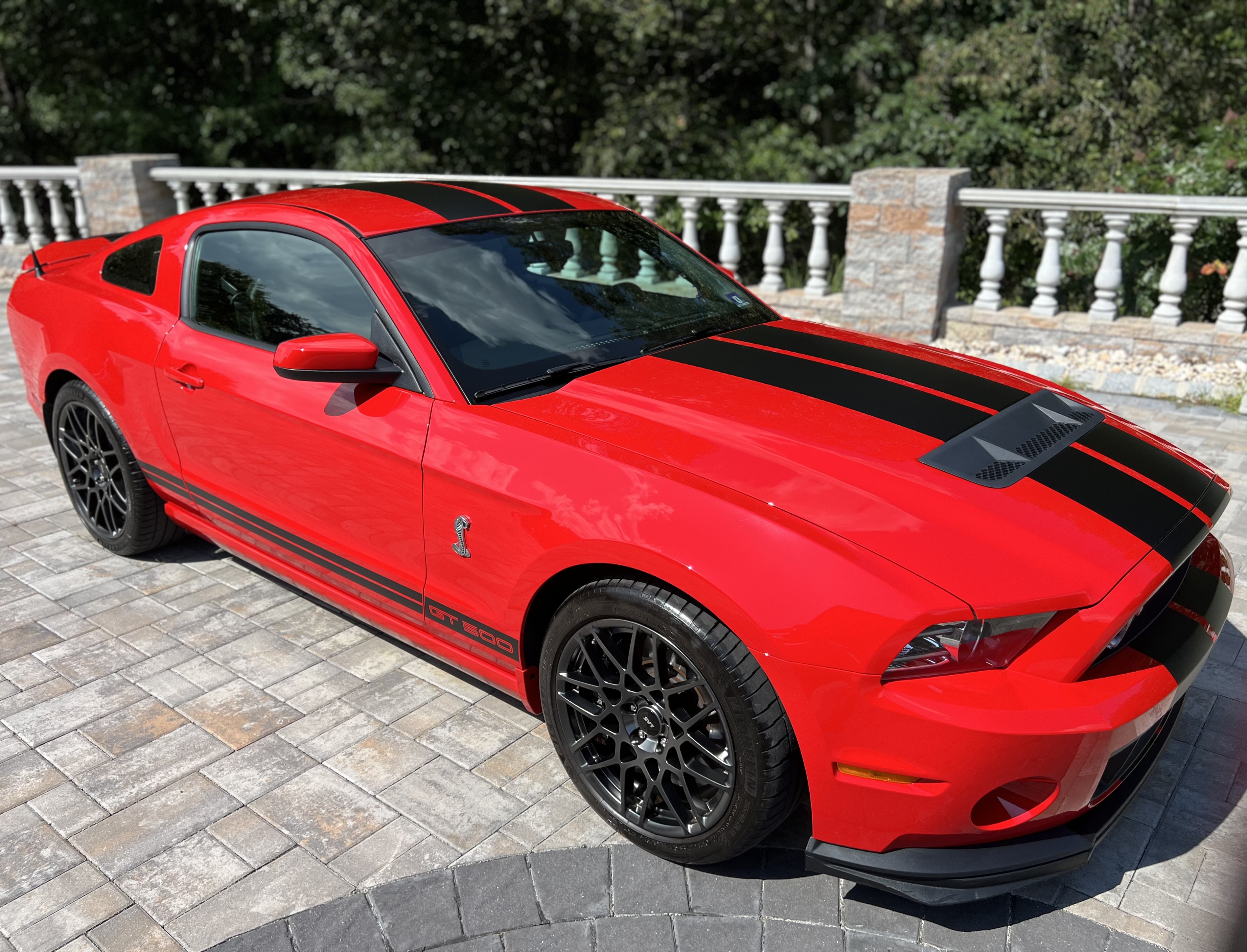 Used 2014 Ford Mustang Shelby GT500 w/ Equipment Group 821A RWD image 1