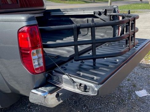 Used 2019 Nissan Frontier SV w/ Value Truck Package image 8