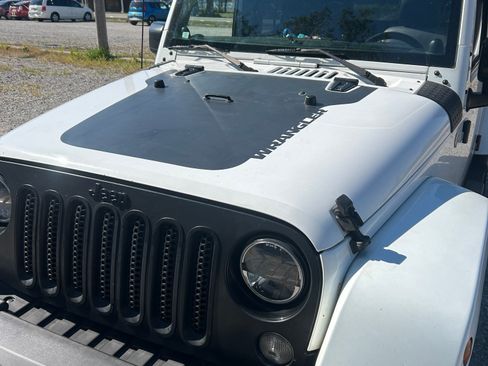 Used 2014 Jeep Wrangler Unlimited Sahara w/ Dual Top Group image 4