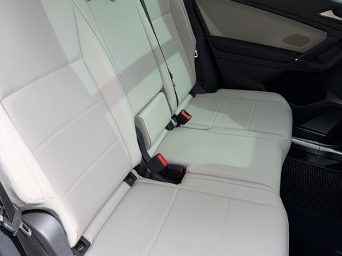 Used 2018 Volkswagen Tiguan SEL image 4