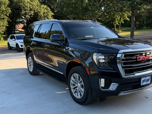 Used 2024 GMC Yukon SLT w/ SLT Luxury Package RWD image 2