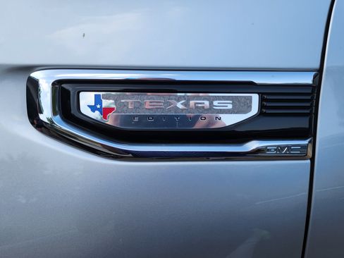 Used 2020 GMC Sierra 1500 SLT AWD/4WD image 2