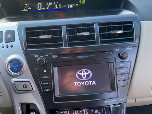 Used 2013 Toyota Prius V Five image 14