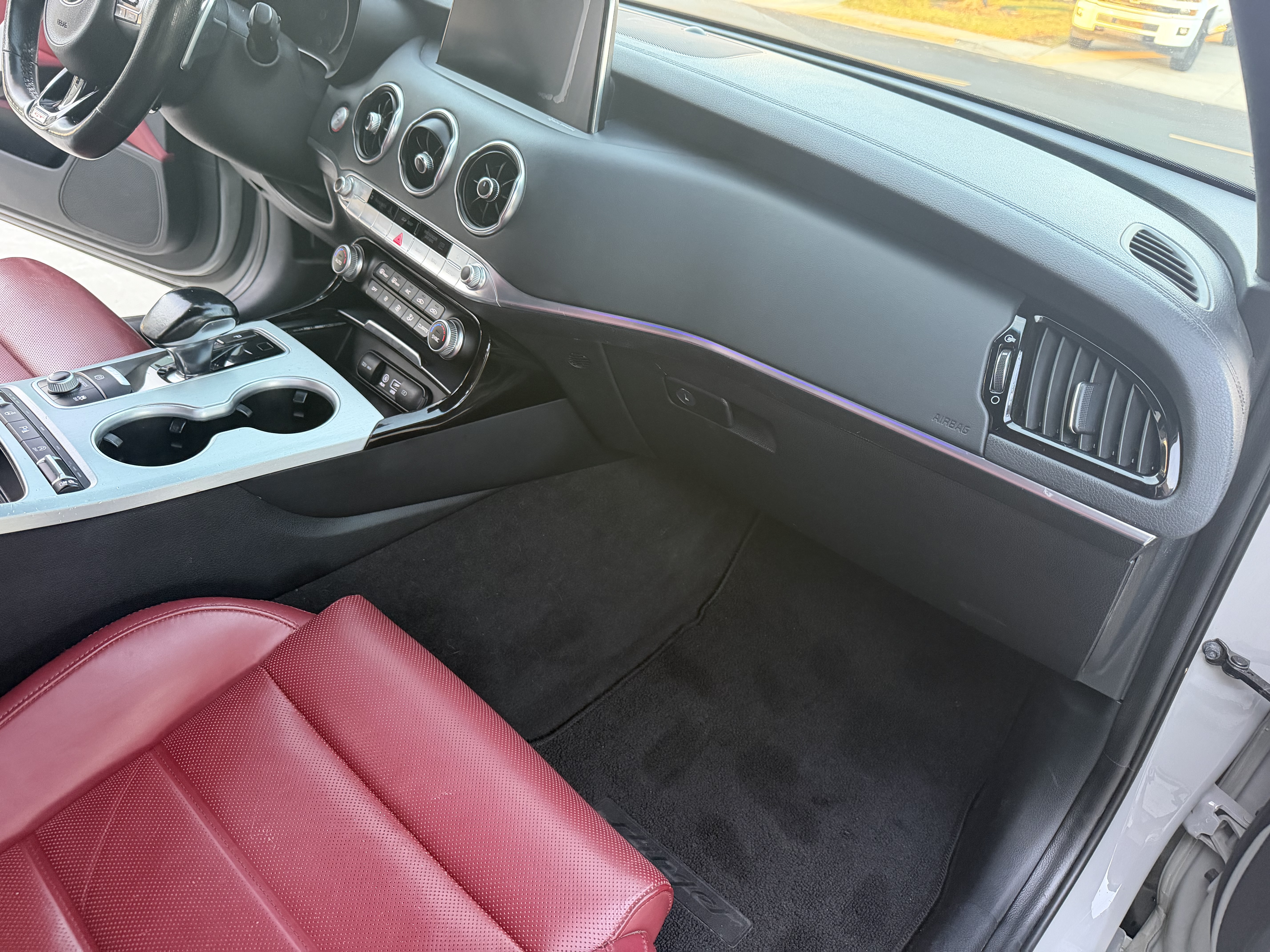 Used 2018 Kia Stinger GT2 AWD/4WD image 6