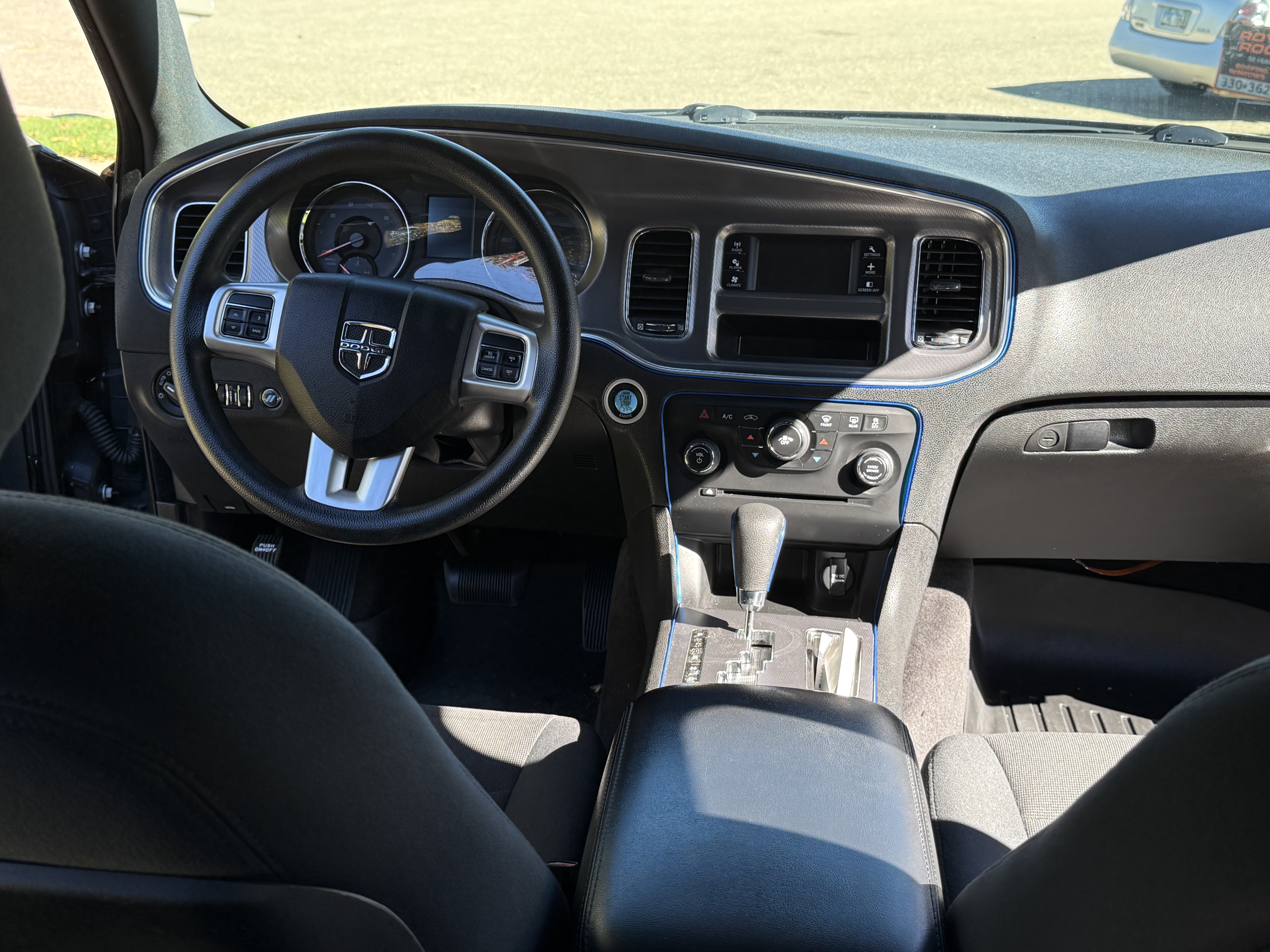 Used 2011 Dodge Charger SE RWD image 10