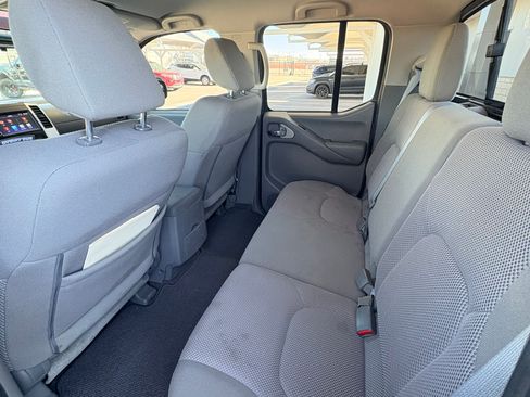 Used 2019 Nissan Frontier SV image 12