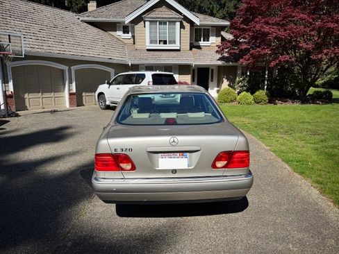 Used 1996 Mercedes-Benz E 320 Sedan image 2