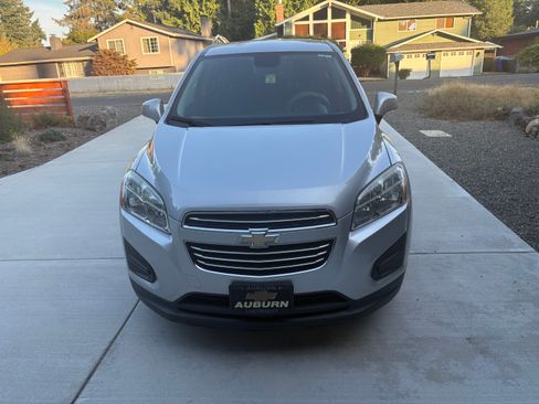 Used 2016 Chevrolet Trax LS image 1