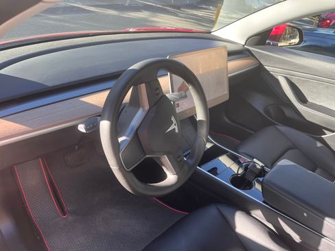 Used 2020 Tesla Model 3 Standard Range Plus image 8