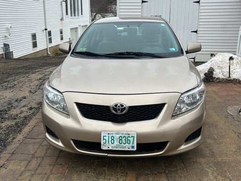 Used 2010 Toyota Corolla image 1