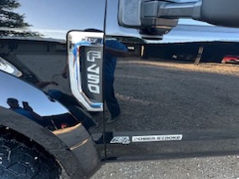 Used 2022 Ford F450 XLT w/ XLT Premium Package AWD/4WD image 8