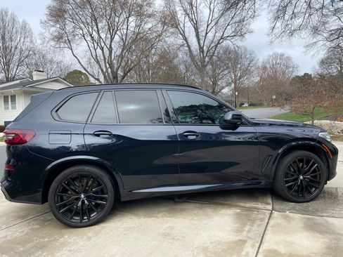 Used 2022 BMW X5 M50i w/ Executive Package image 1