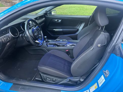 Used 2022 Ford Mustang GT RWD image 11