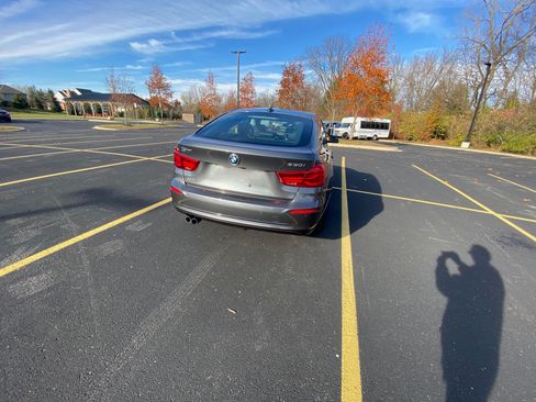 Used 2018 BMW 330i Gran Turismo xDrive image 9