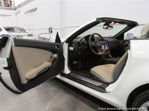 Used 2009 Mercedes-Benz SLK 300 image 16