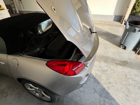 Used 2008 Pontiac Solstice Convertible w/ Premium Package image 4