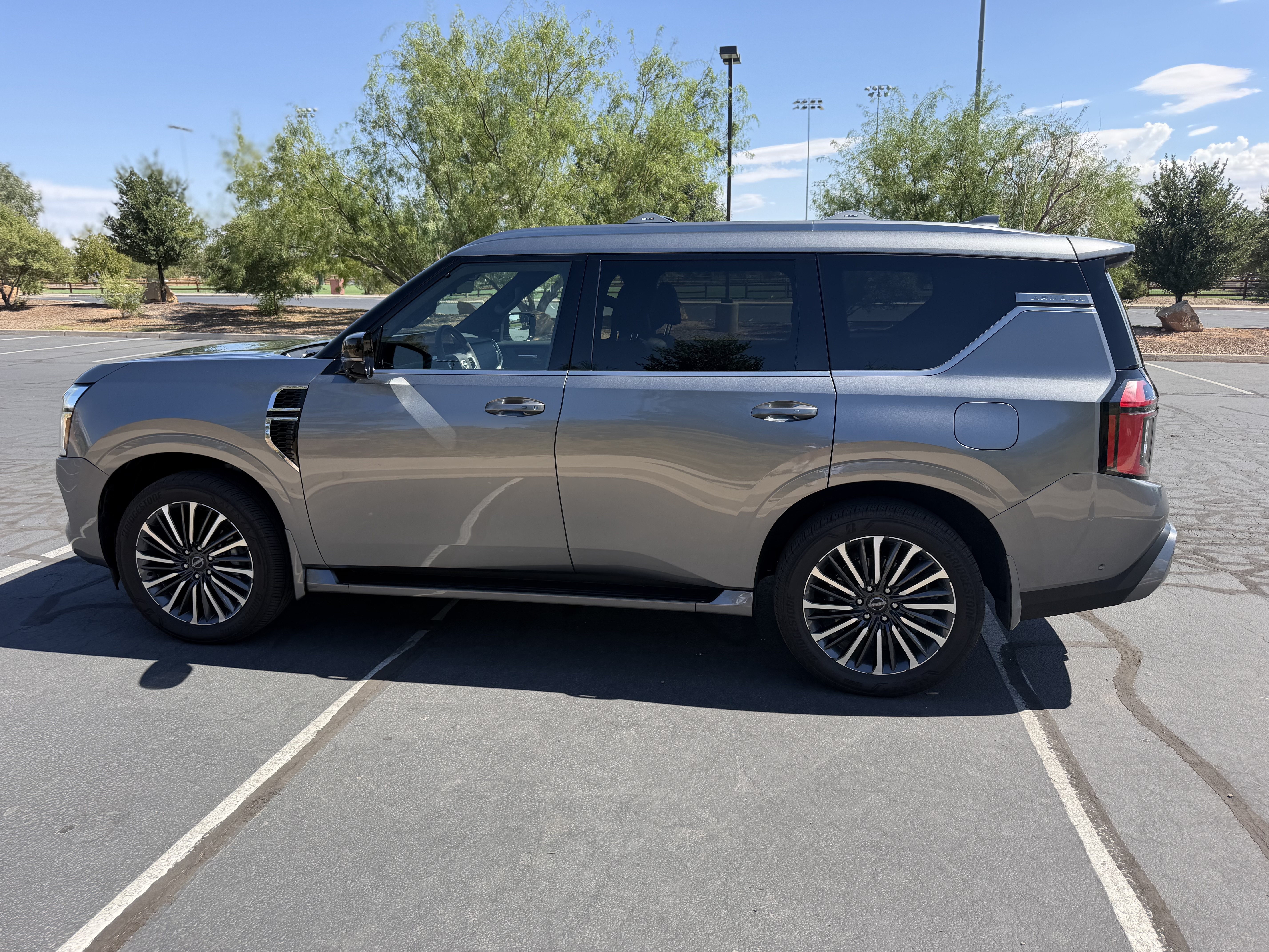Used 2026 Nissan Armada Platinum Reserve AWD/4WD image 1