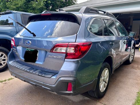 Used 2018 Subaru Outback 2.5i Premium AWD/4WD image 6
