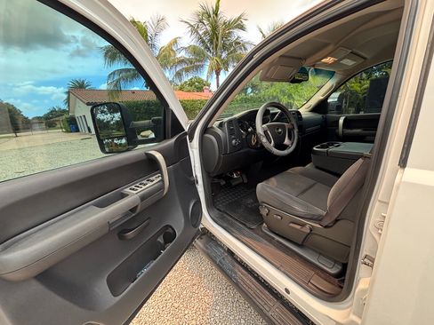Used 2009 Chevrolet Silverado 2500 LT RWD image 10