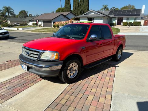 Used 2001 Ford F150 XLT image 1