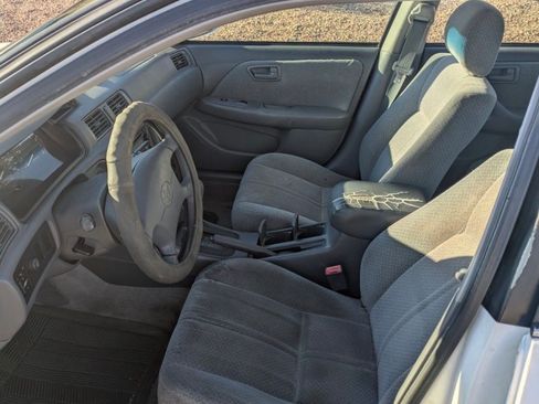 Used 2001 Toyota Camry CE image 2