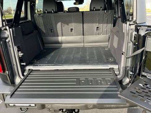 Used 2023 Ford Bronco Wildtrak image 13