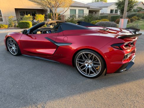 Used 2024 Chevrolet Corvette Z06 RWD image 8