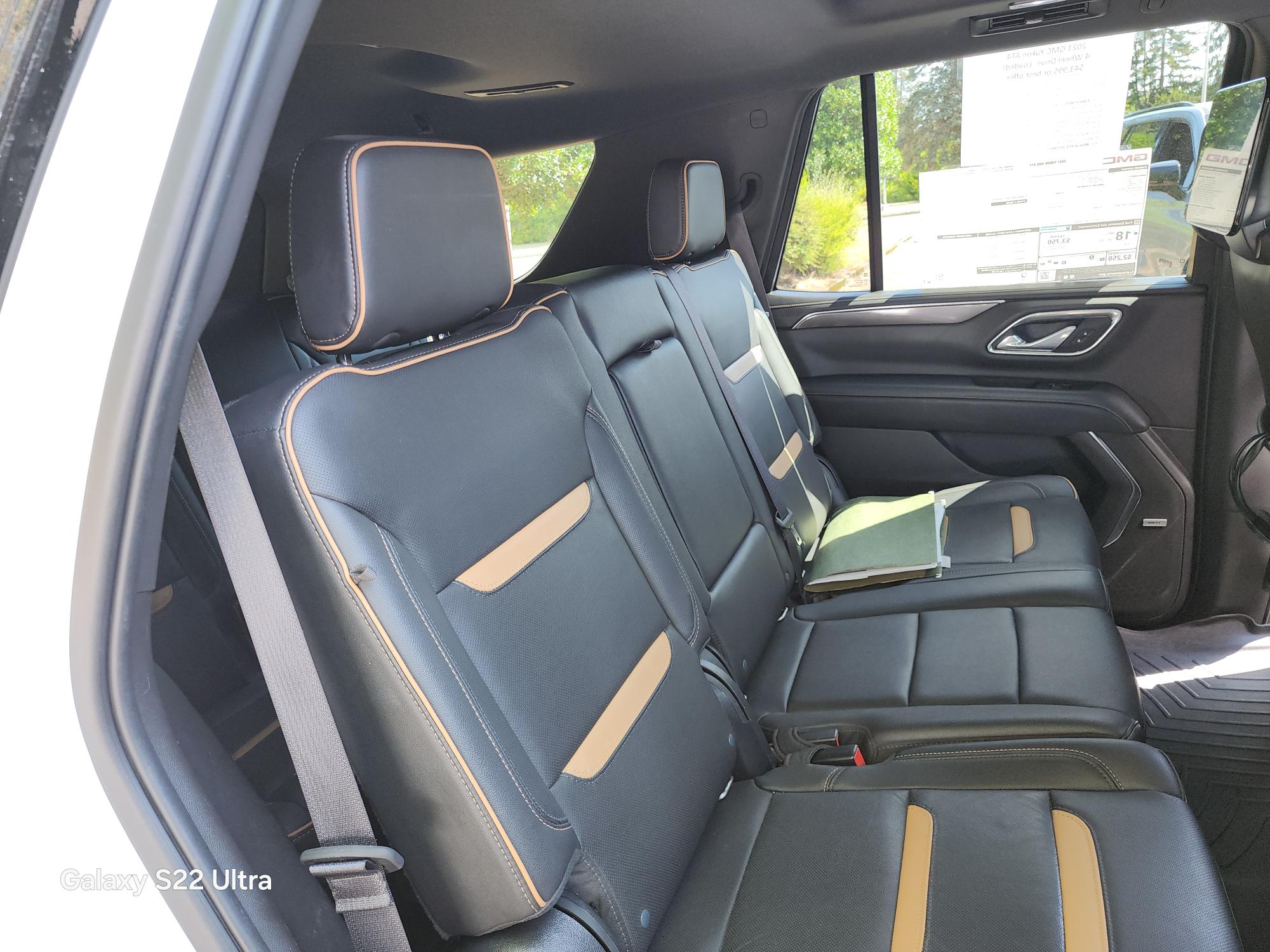 Used 2021 GMC Yukon AT4 w/ AT4 Premium Plus Package AWD/4WD image 13