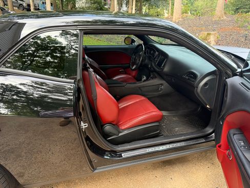 Used 2018 Dodge Challenger R/T Plus image 6