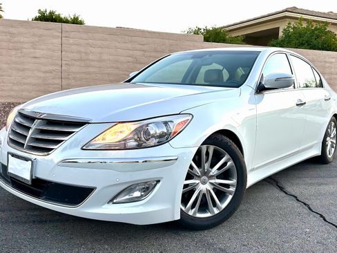 Used 2012 Hyundai Genesis 3.8 w/ Premium Pkg image 1