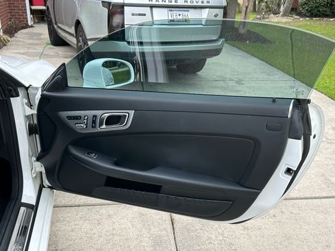 Used 2019 Mercedes-Benz SLC 300 image 5