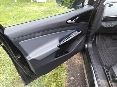 Used 2022 Volkswagen ID.4 Pro image 15