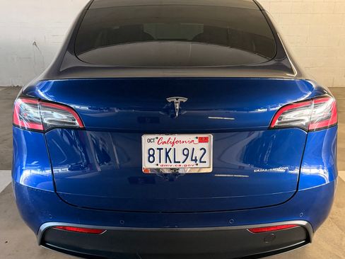 Used 2020 Tesla Model Y Long Range image 8