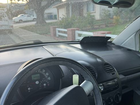 Used 2001 Volkswagen Beetle GLS image 1