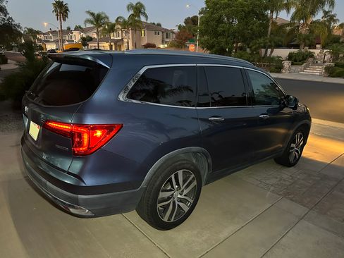 Used 2017 Honda Pilot Touring image 8