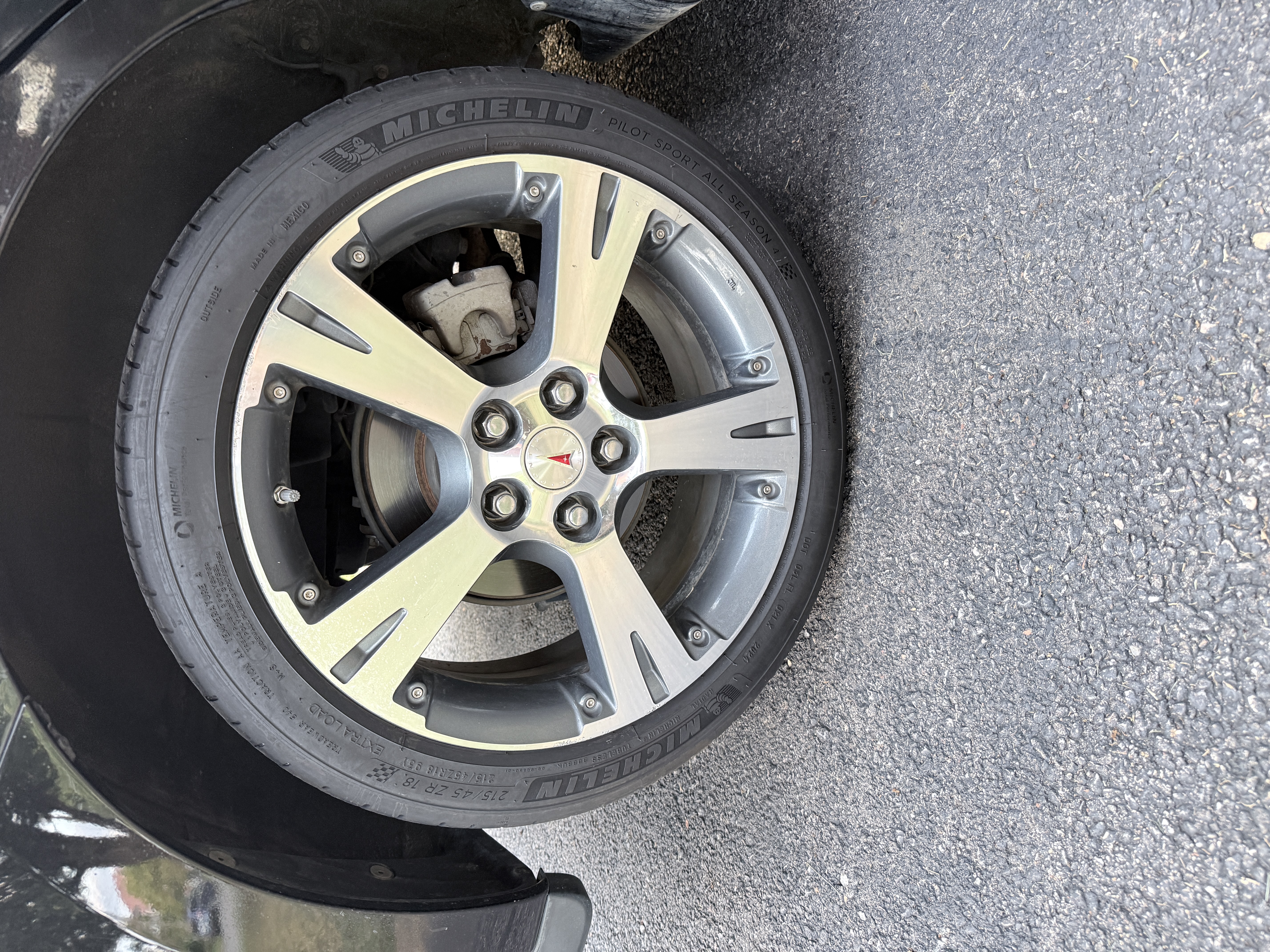 Used 2009 Pontiac Vibe GT FWD image 11
