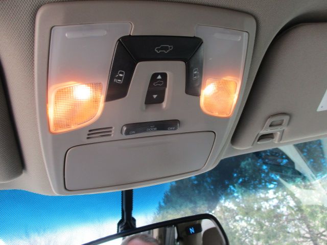 Used 2015 Toyota Sienna XLE FWD image 19