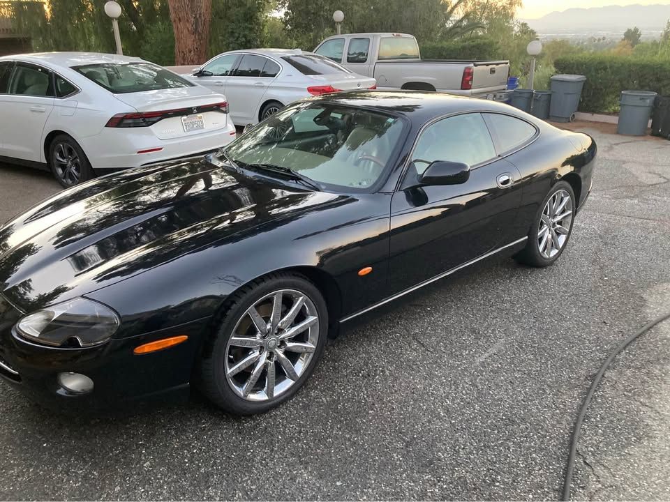 Used 2006 Jaguar XK8 Coupe RWD image 2