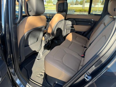 Used 2025 Land Rover Defender 110 S image 12