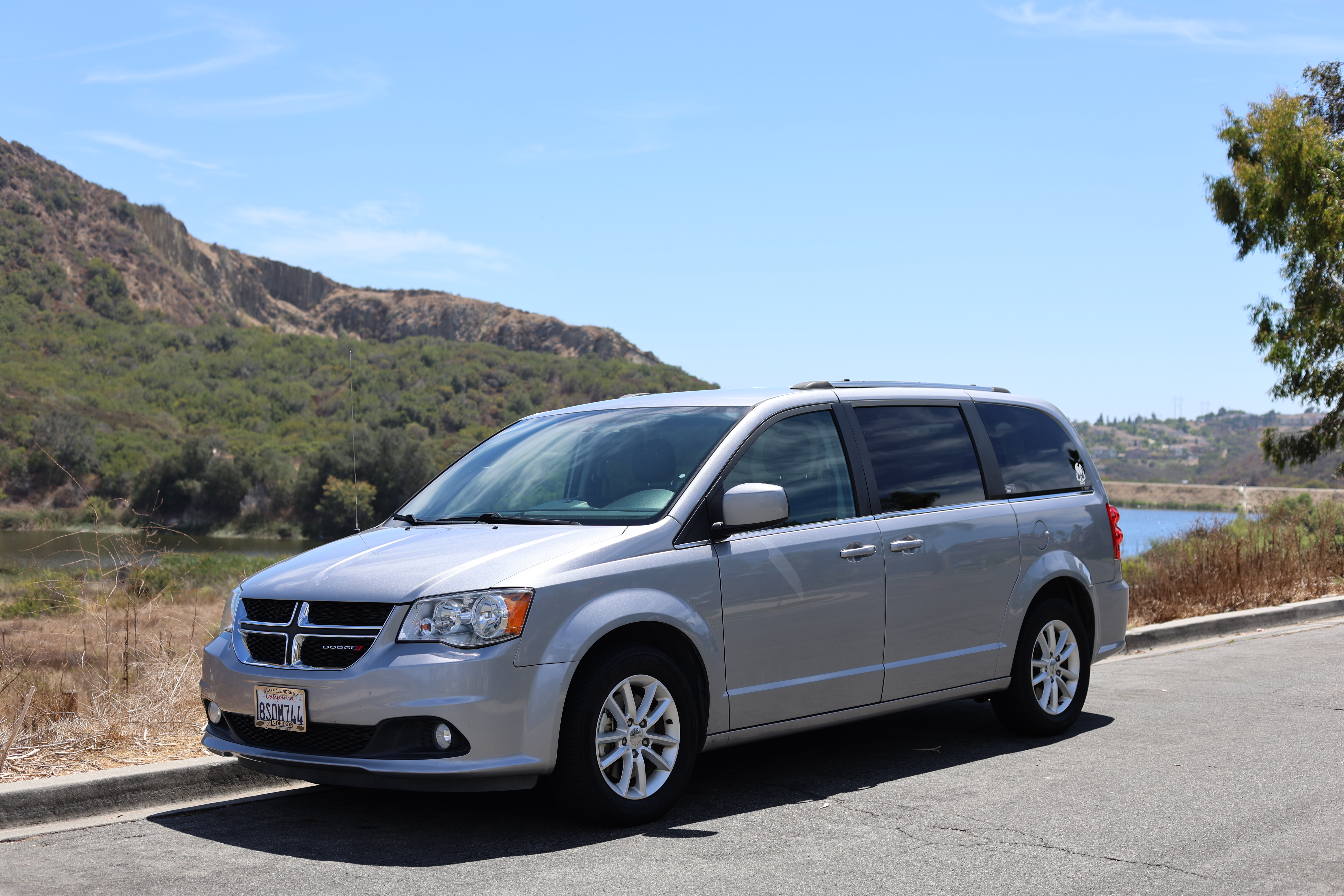 Used 2018 Dodge Grand Caravan SXT FWD image 1