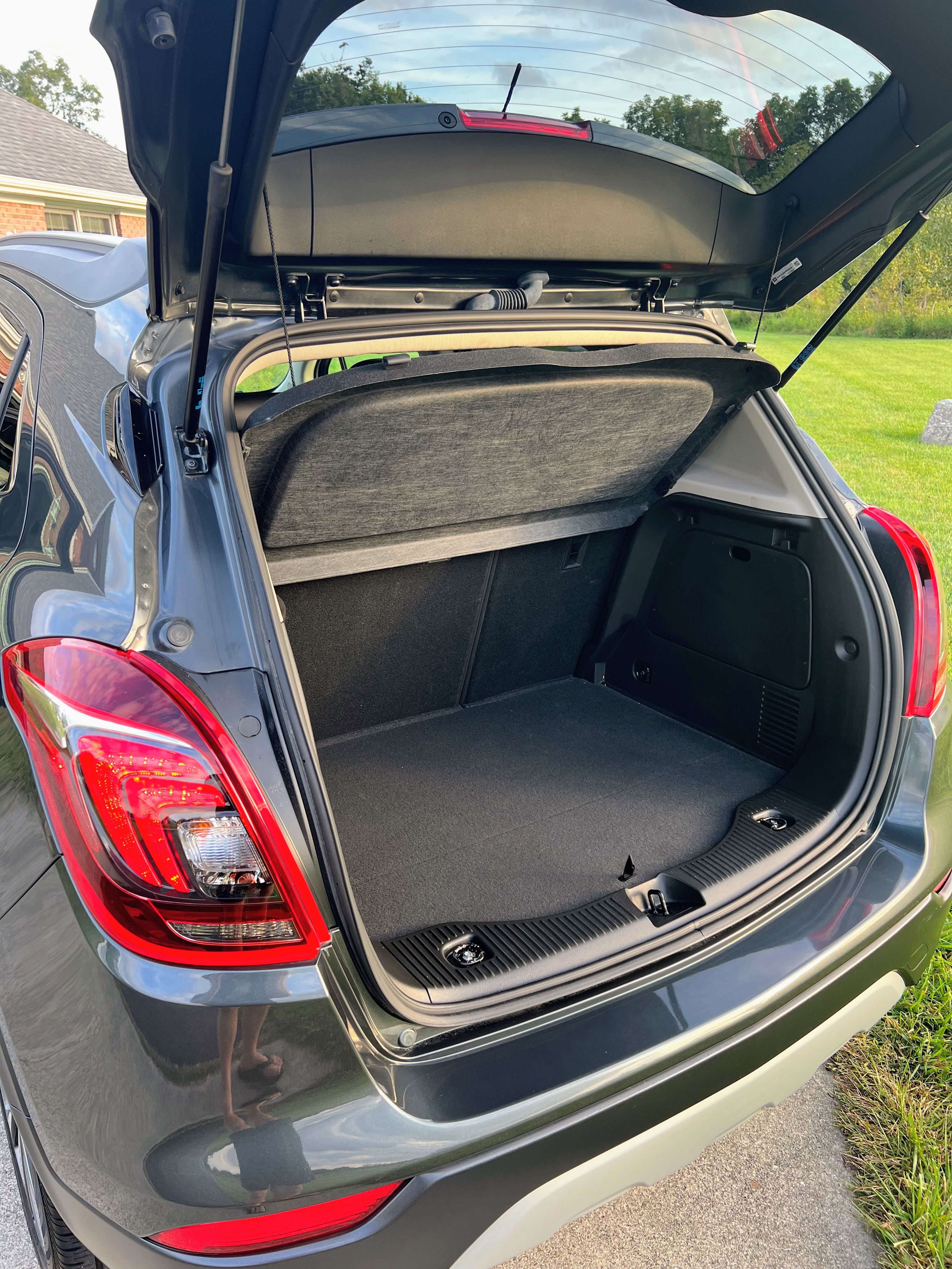 Used 2018 Buick Encore Essence FWD image 11