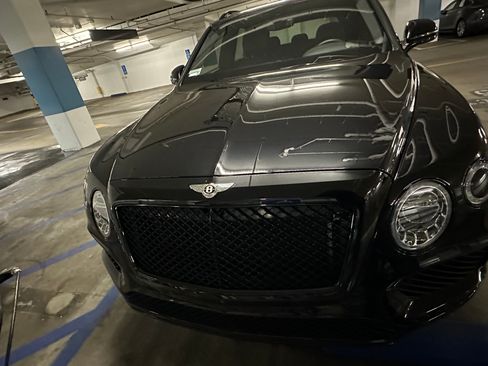 Used 2020 Bentley Bentayga image 13