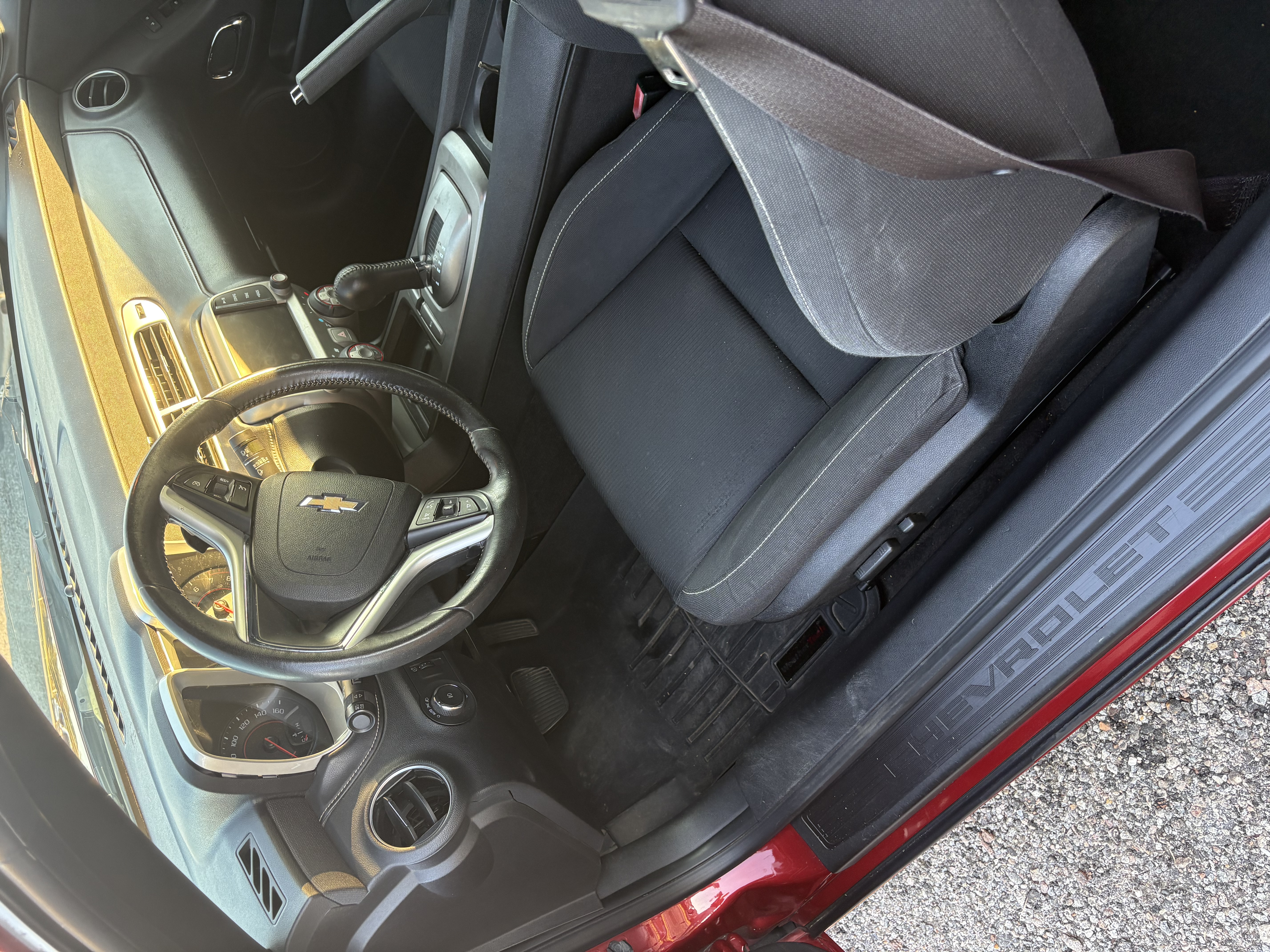 Used 2015 Chevrolet Camaro LT RWD image 10